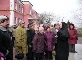 на экскурсии по Тихвинскому женскому монастырю Днепропетровск, декабрь 2011