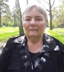 Любов Сахно вперше побувала на могилі свого батька.
